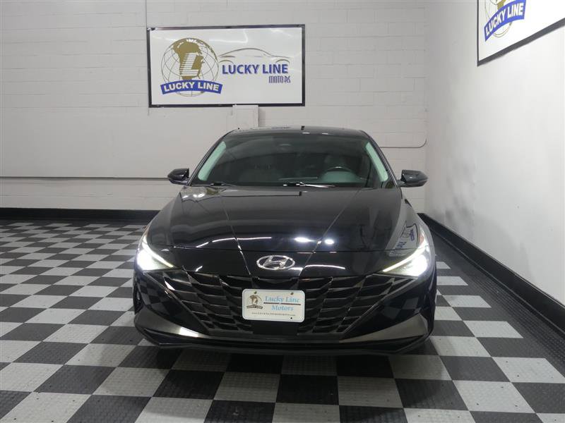 Used 2022 Hyundai Elantra Limited image 2