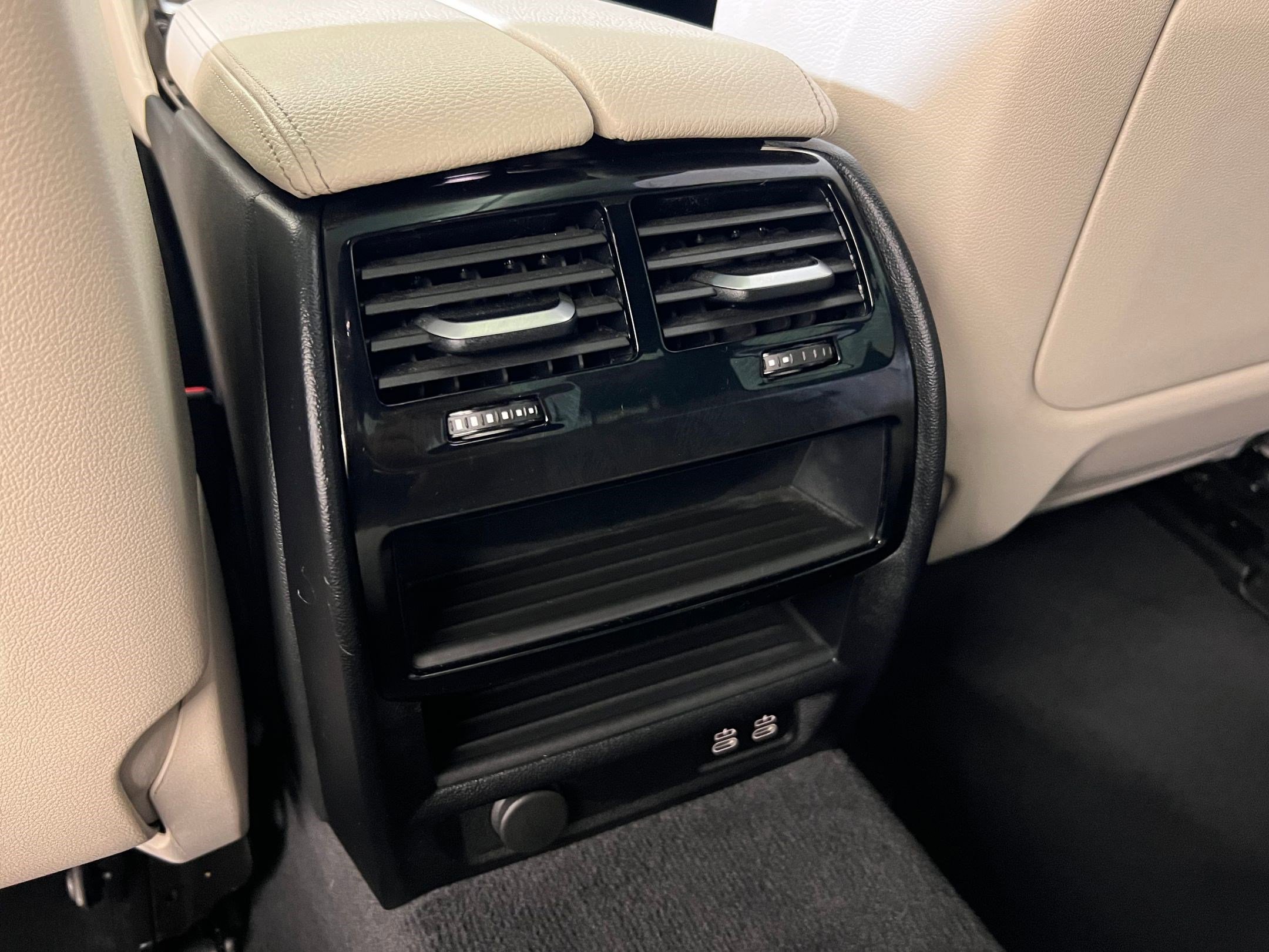 Used 2023 BMW 540i w/ M Sport Package image 33