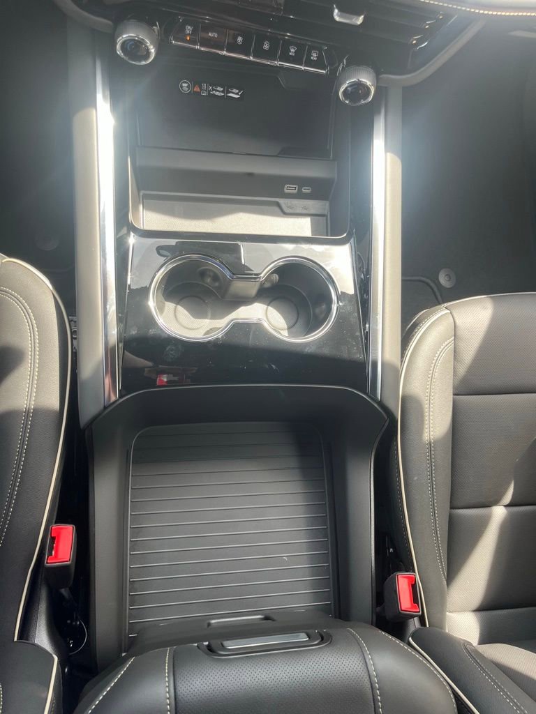 New 2025 Chevrolet Suburban Premier image 22