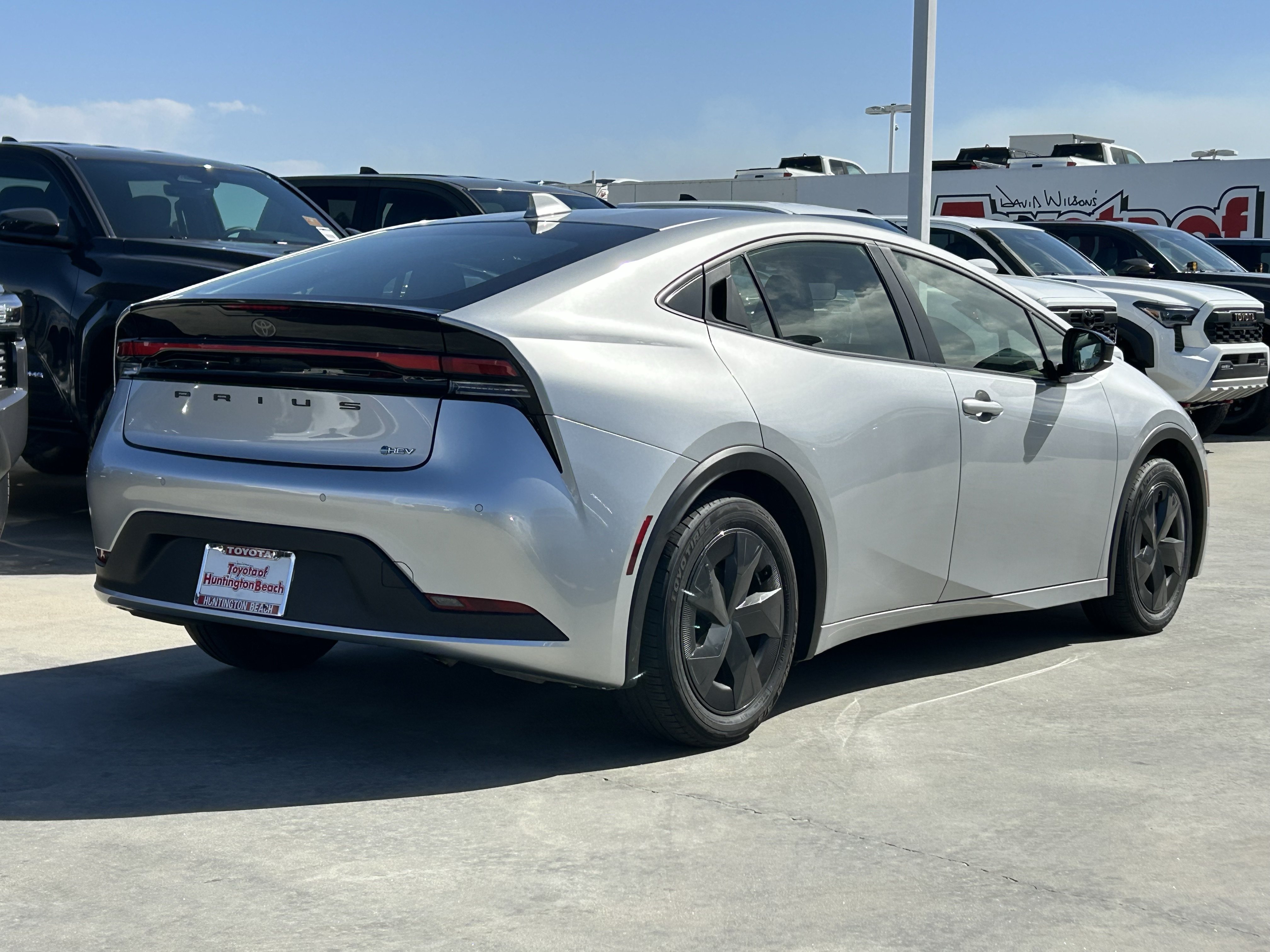 Certified 2025 Toyota Prius LE FWD image 3