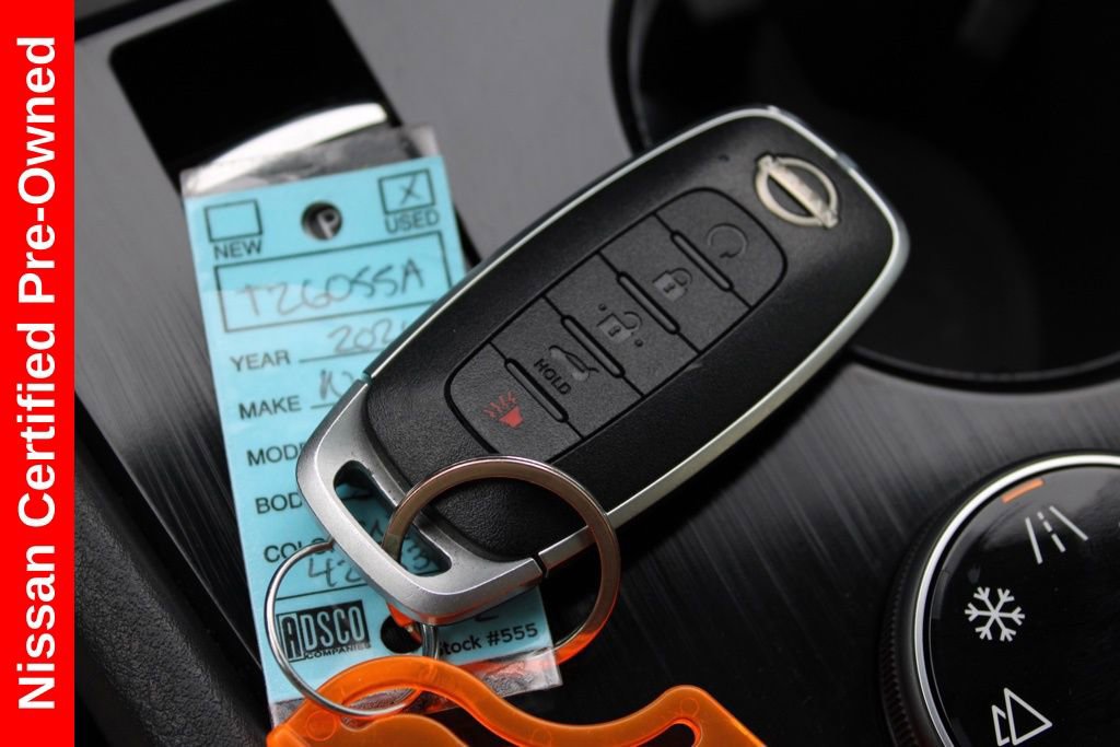 Certified 2024 Nissan Rogue SV image 32