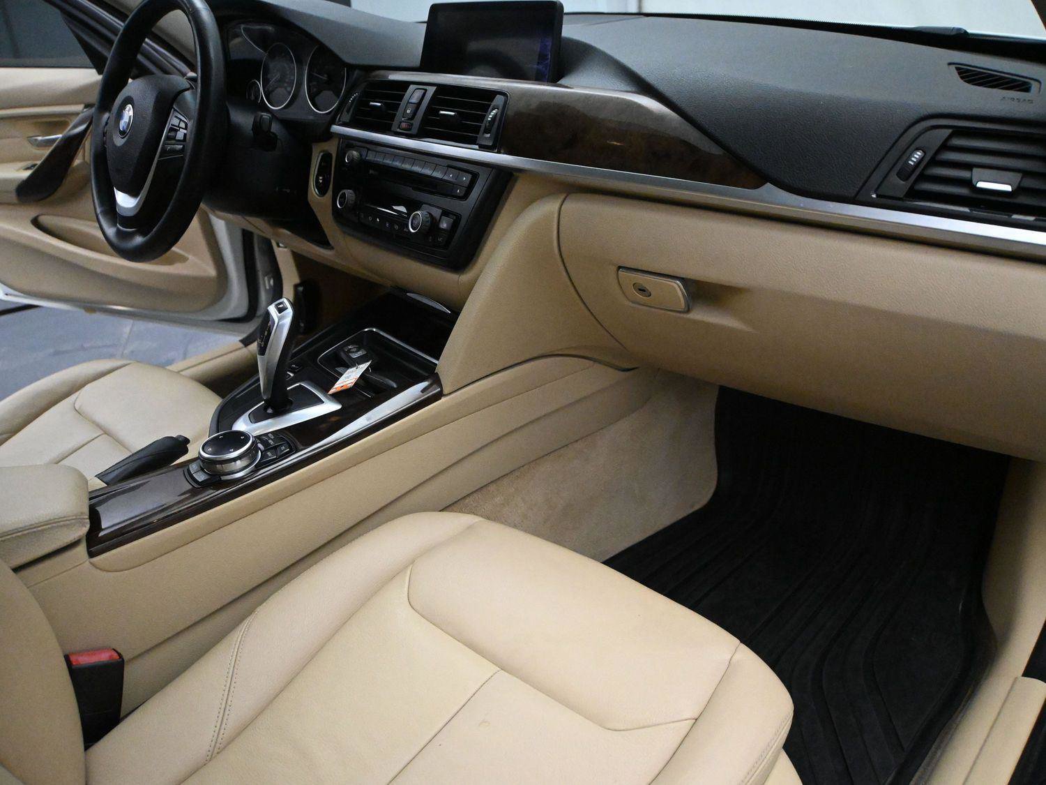 Used 2014 BMW 328i xDrive Sedan AWD/4WD image 21