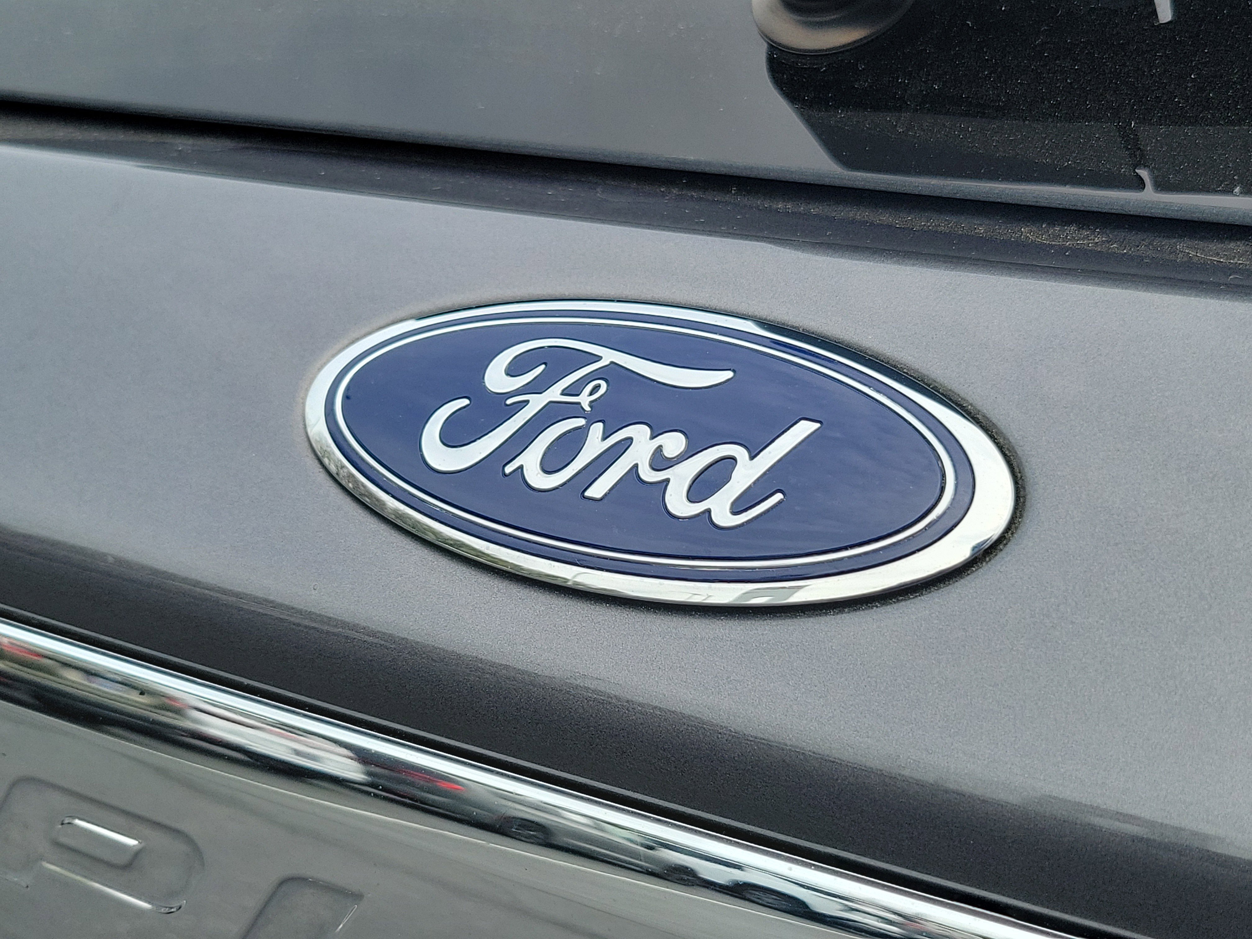 Used 2022 Ford Explorer Limited w/ Equipment Group 301A AWD/4WD image 7