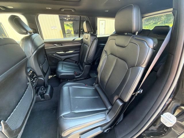 Used 2024 Jeep Grand Cherokee L Limited w/ Trailer Tow Package AWD/4WD image 15
