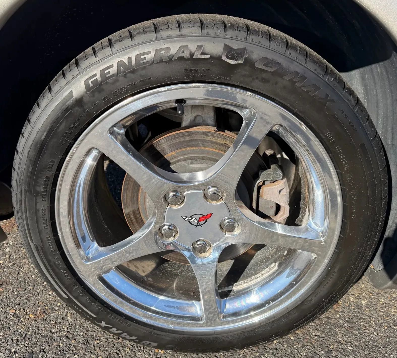 Used 2001 Chevrolet Corvette Coupe w/ Preferred Equipment Group1 image 35