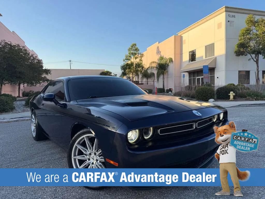 Used 2015 Dodge Challenger R/T Plus RWD image 1