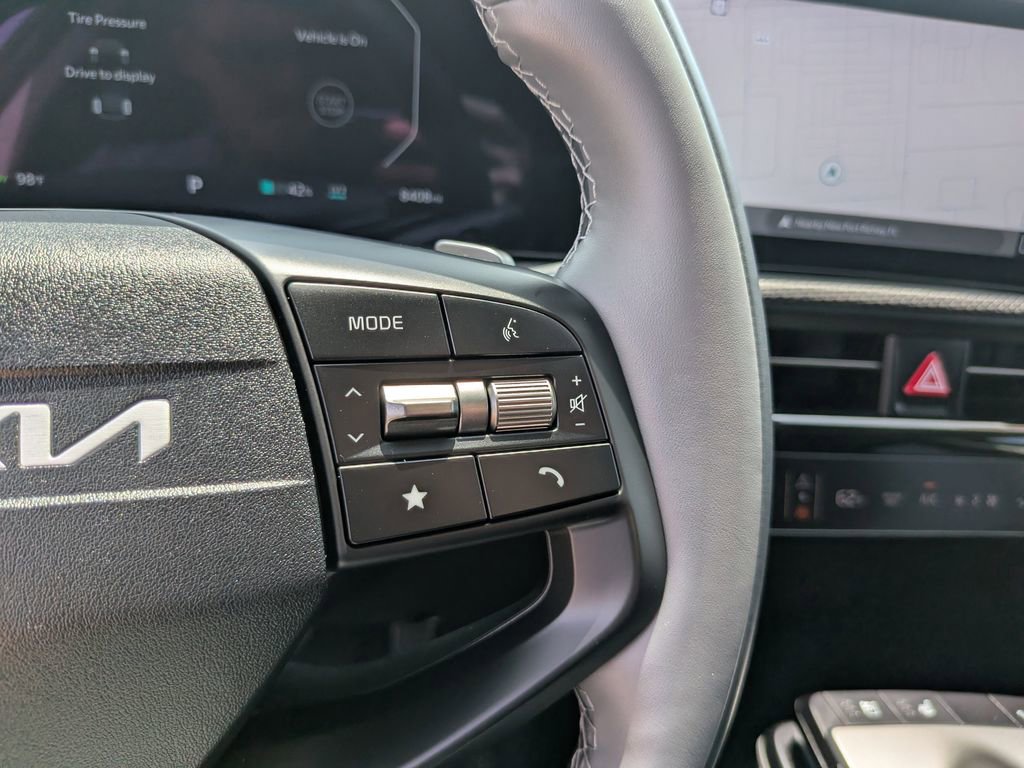 Certified 2025 Kia EV6 Wind RWD image 33