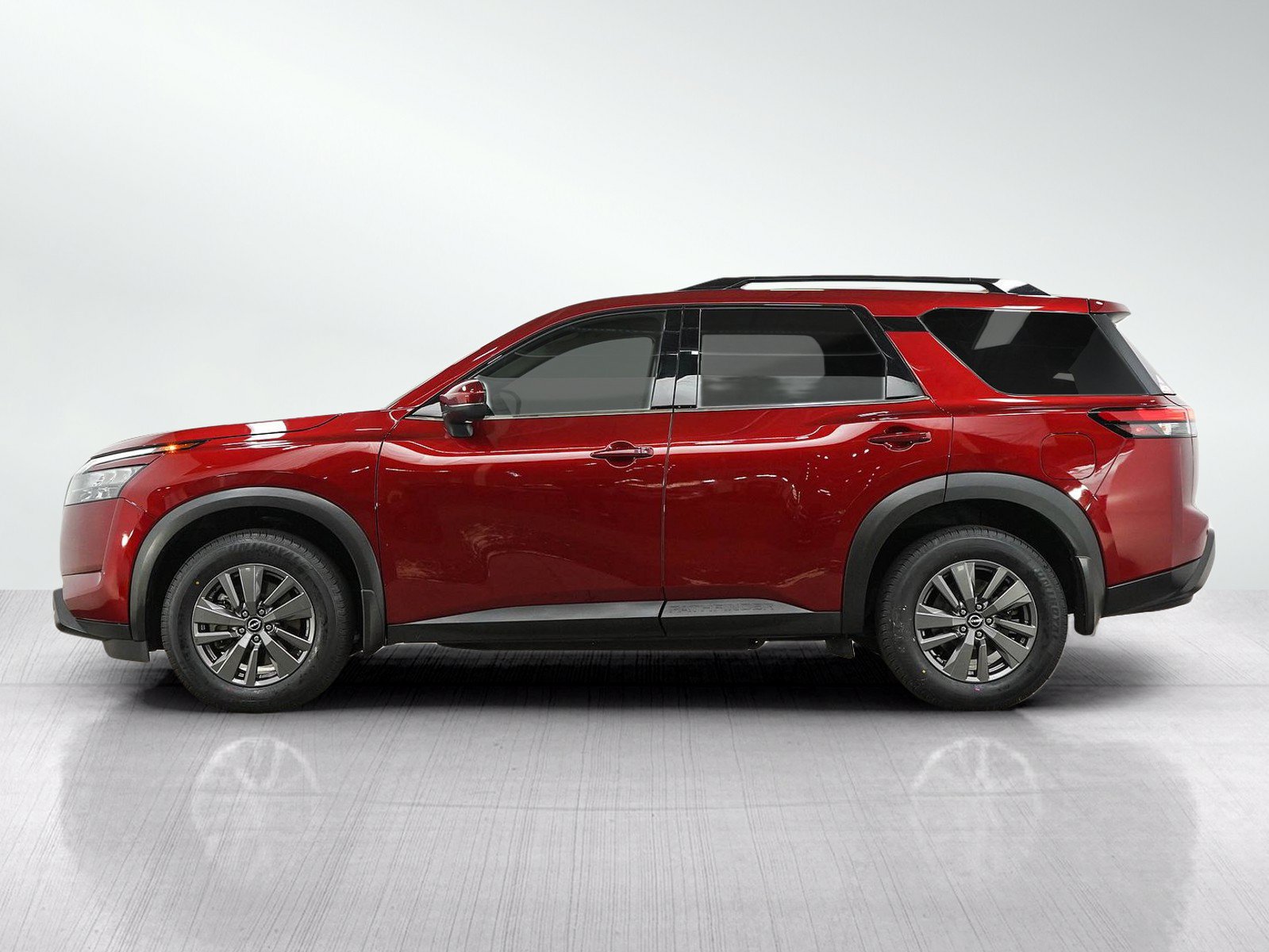 Used 2024 Nissan Pathfinder SV w/ Black Appearance Package AWD/4WD image 2