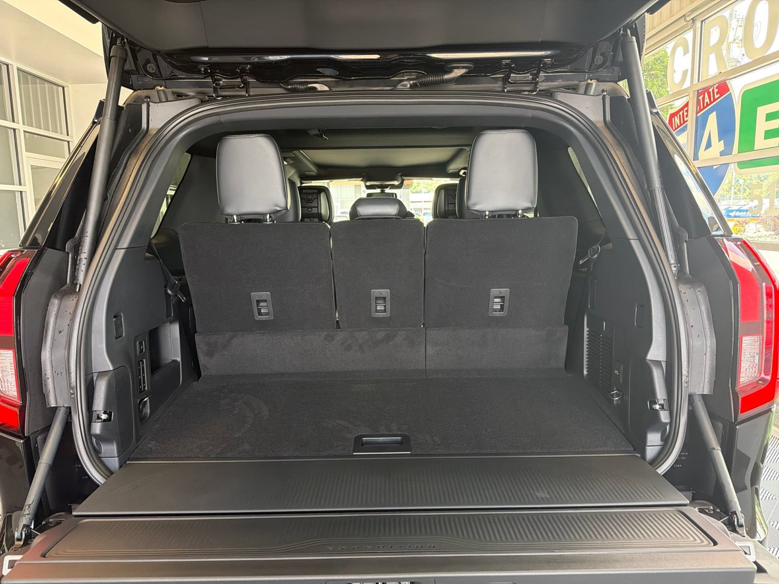 New 2027 Ford Expedition Platinum w/ Stealth Appearance Package AWD/4WD image 10