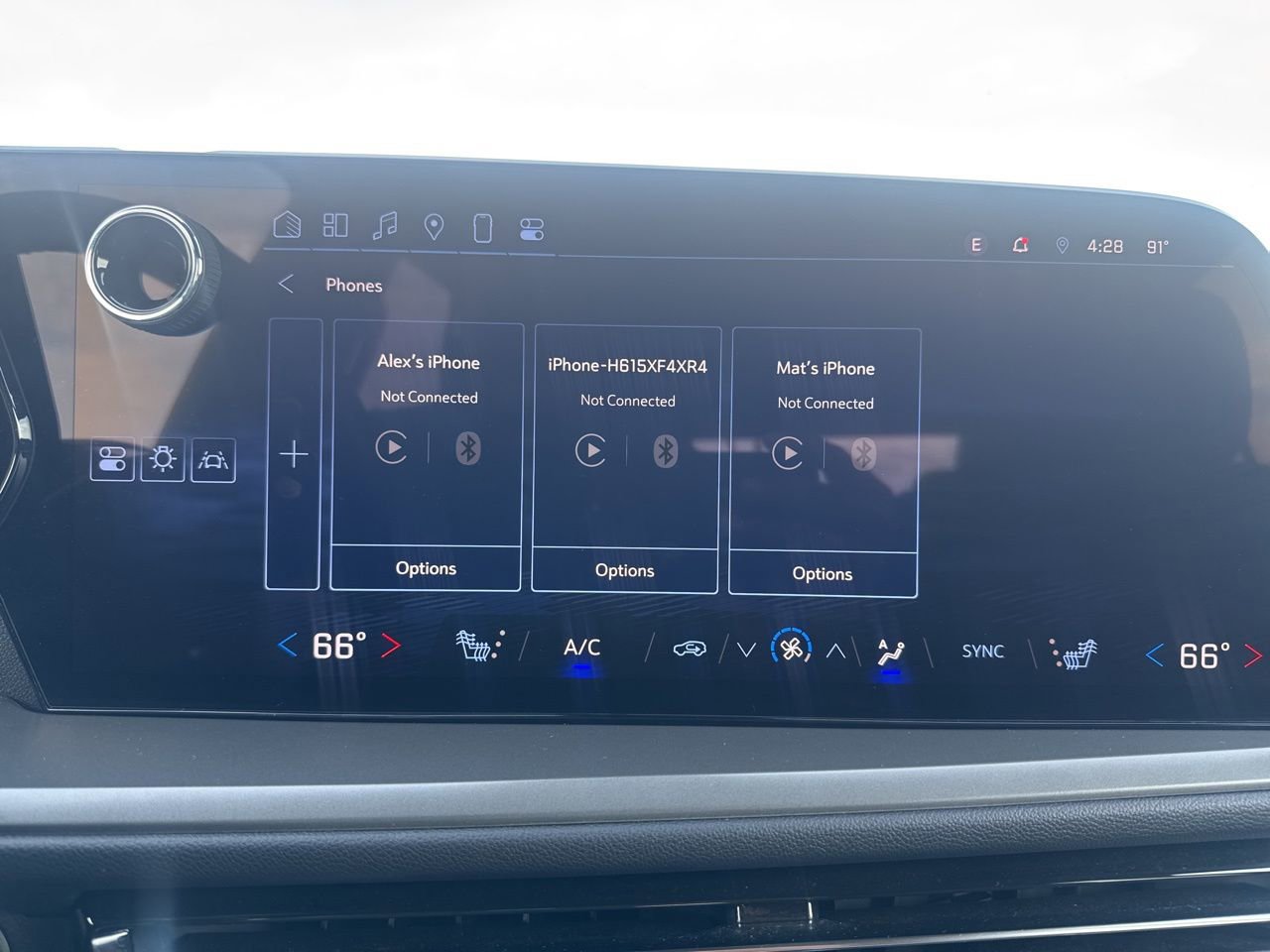 Used 2025 Chevrolet Traverse LT image 46