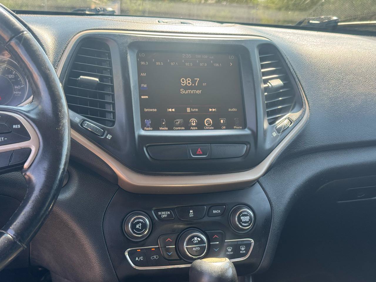 Used 2016 Jeep Cherokee Limited FWD image 25