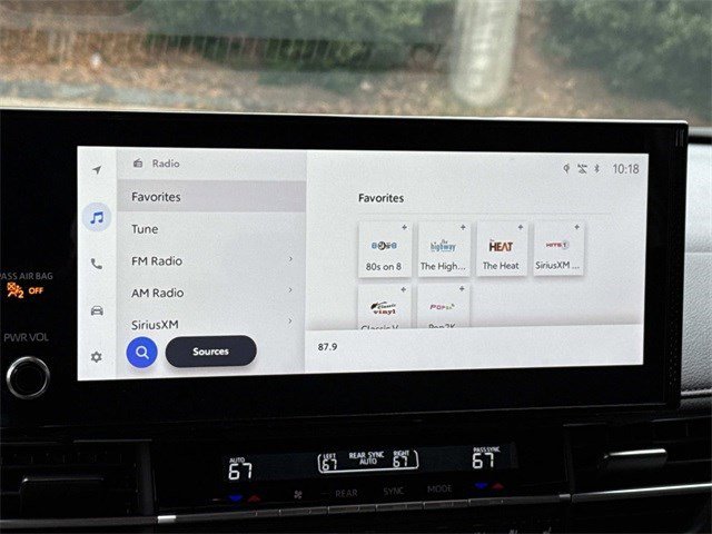 Used 2025 Toyota Sienna Limited image 20