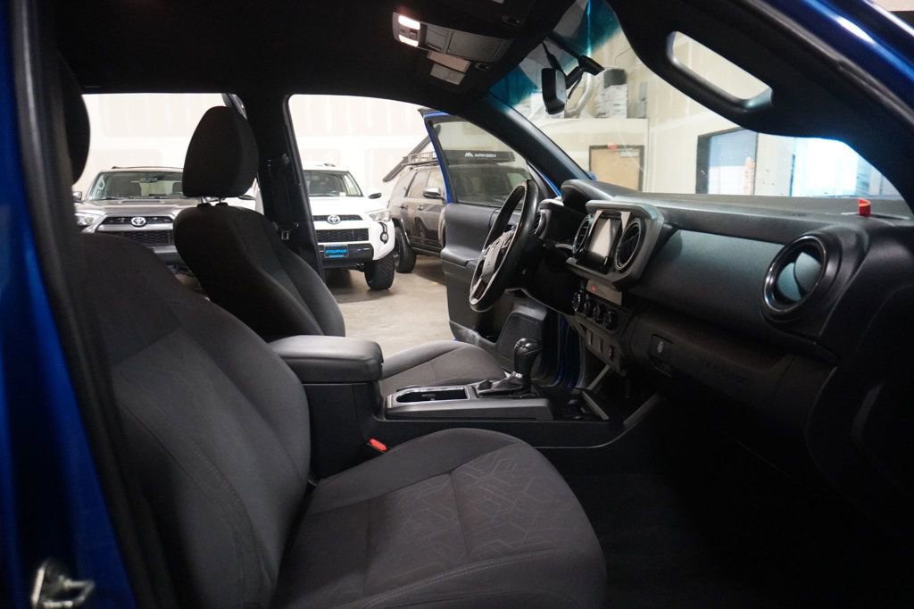 Used 2016 Toyota Tacoma TRD Sport image 6