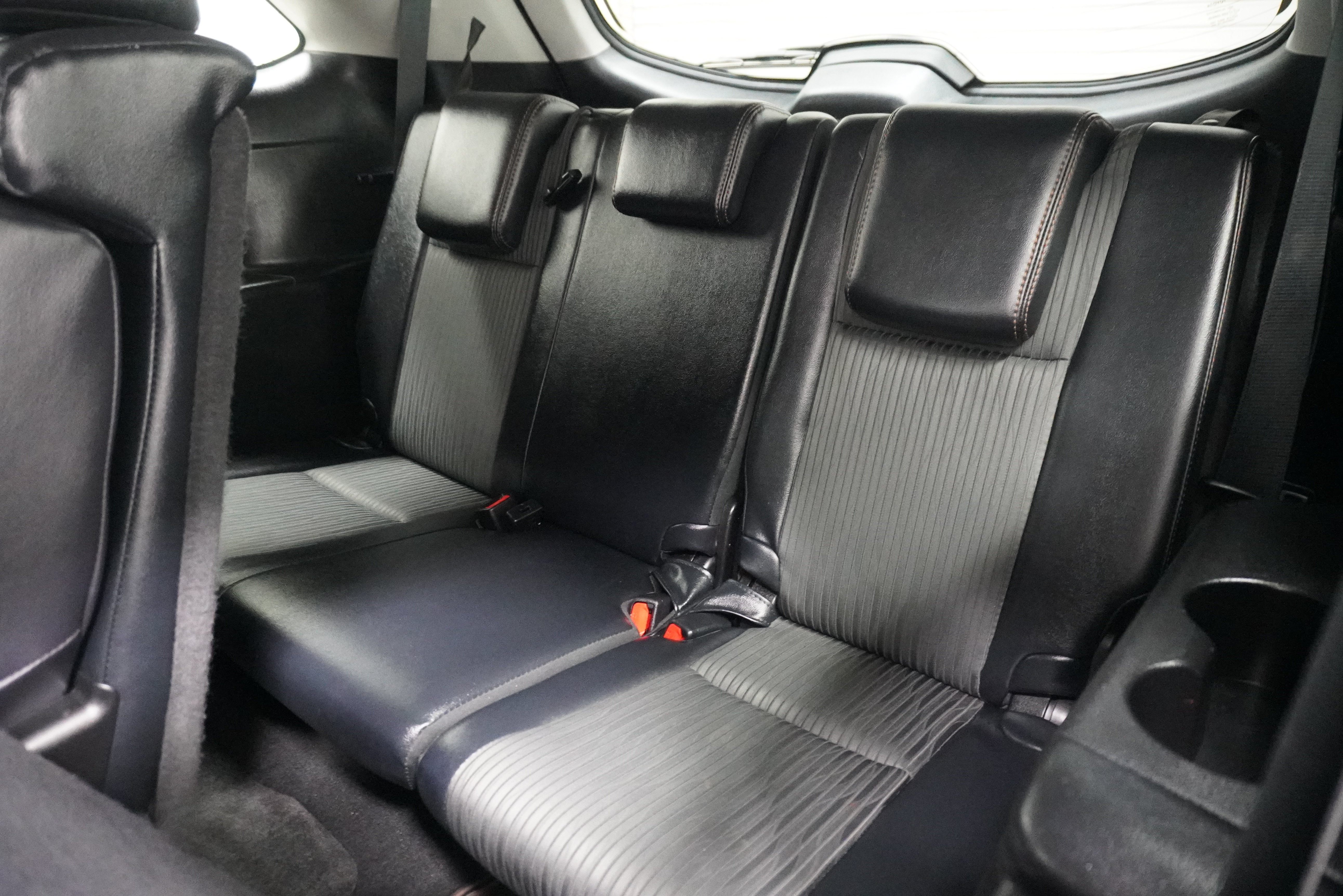 Used 2018 Toyota Highlander Plus FWD image 14
