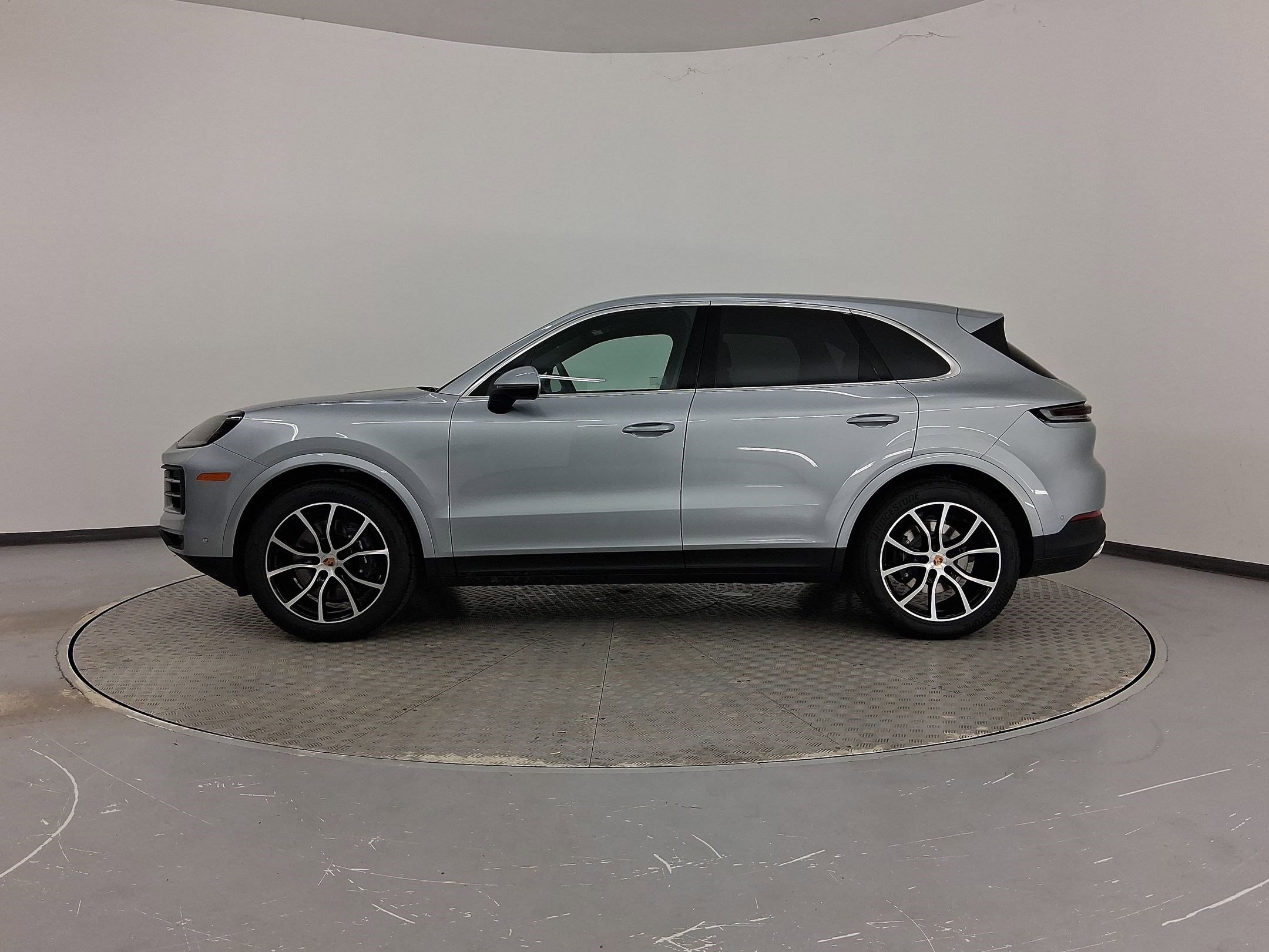 New 2026 Porsche Cayenne AWD/4WD image 2