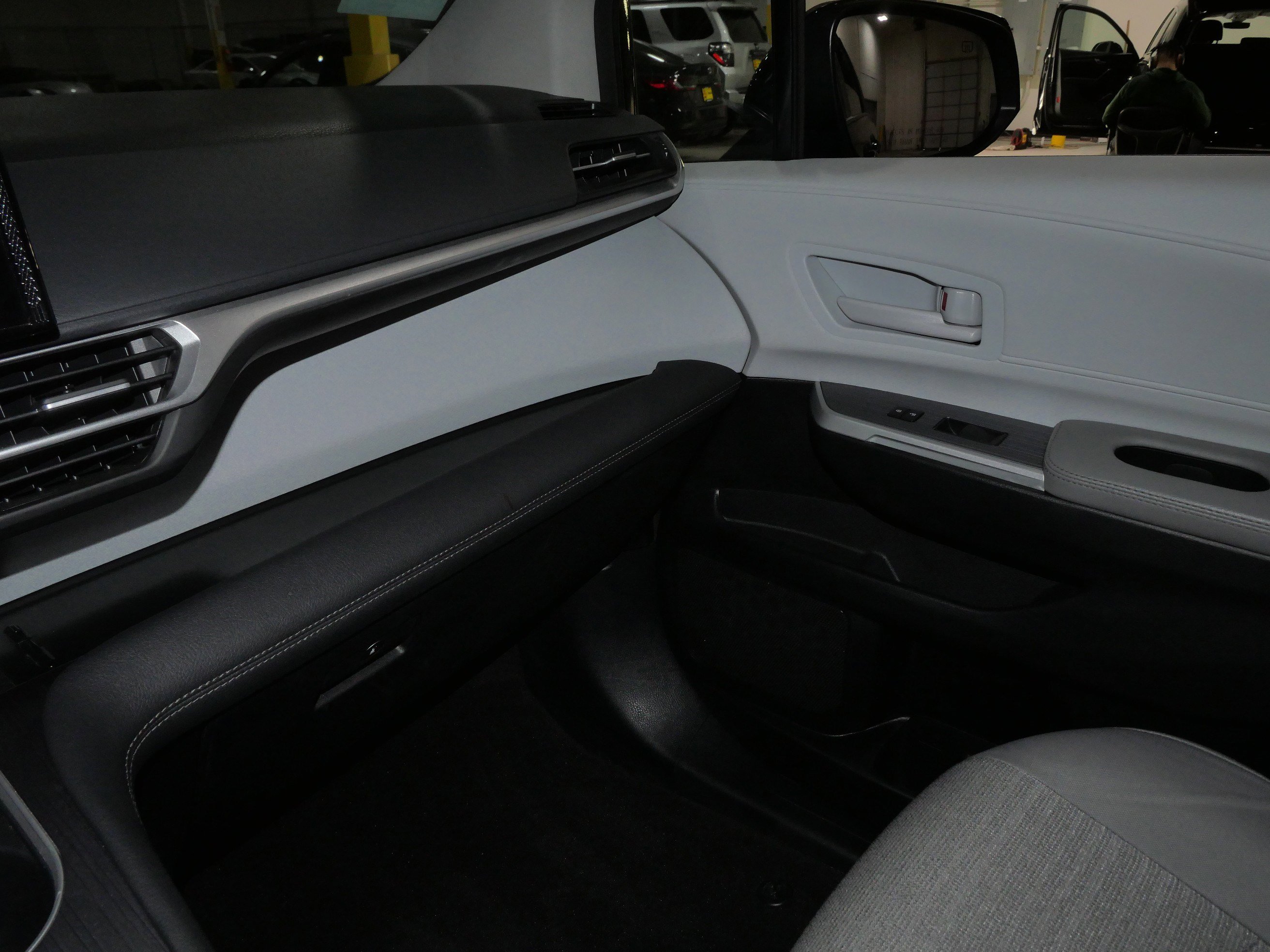 Certified 2025 Toyota Sienna LE image 34