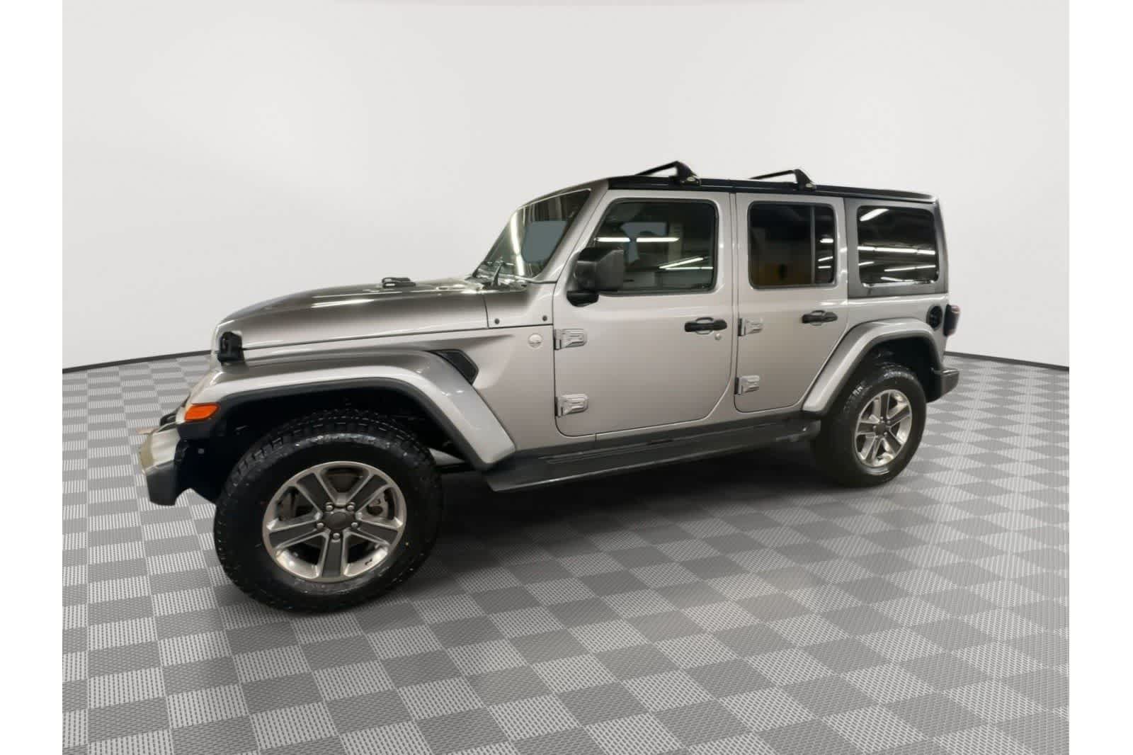 Used 2018 Jeep Wrangler Unlimited Sahara AWD/4WD image 6