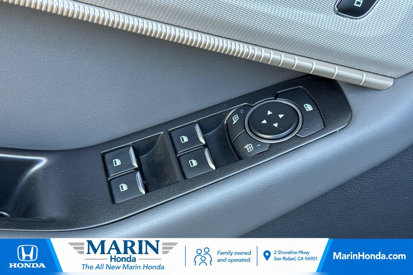Used 2025 Ford Explorer Active AWD/4WD image 12