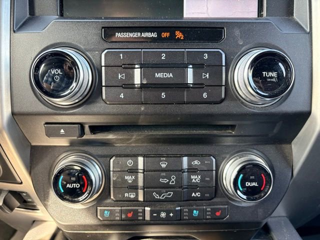 Used 2018 Ford F150 Platinum w/ Equipment Group 701A Luxury image 28