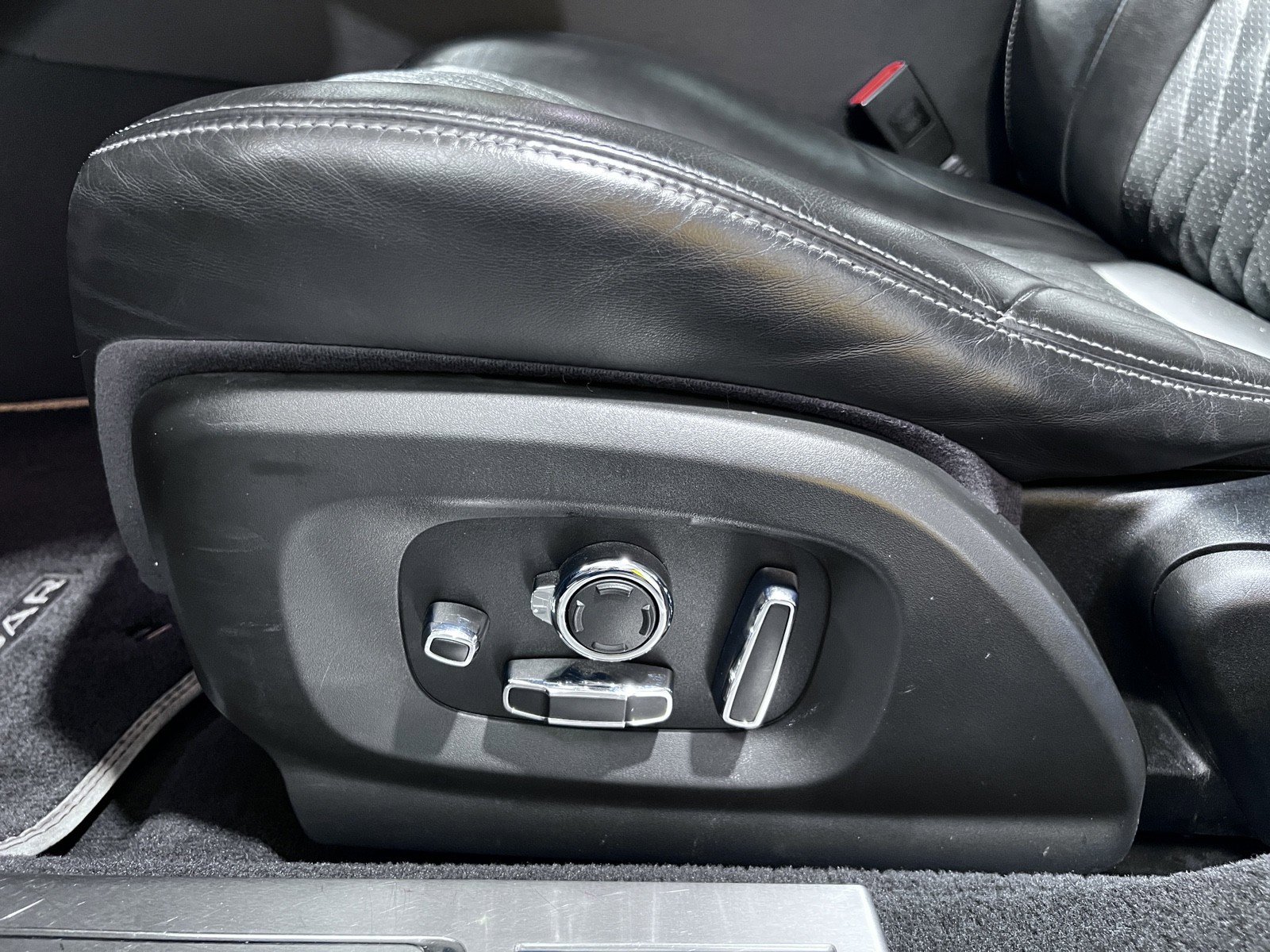 Used 2018 Jaguar XJ L Supercharged image 26