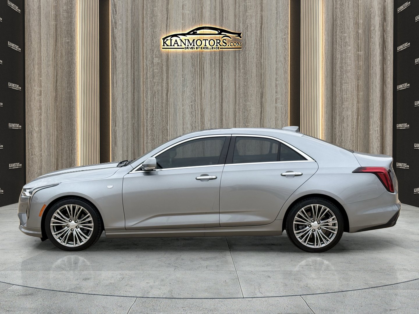 Used 2025 Cadillac CT4 Premium Luxury image 4