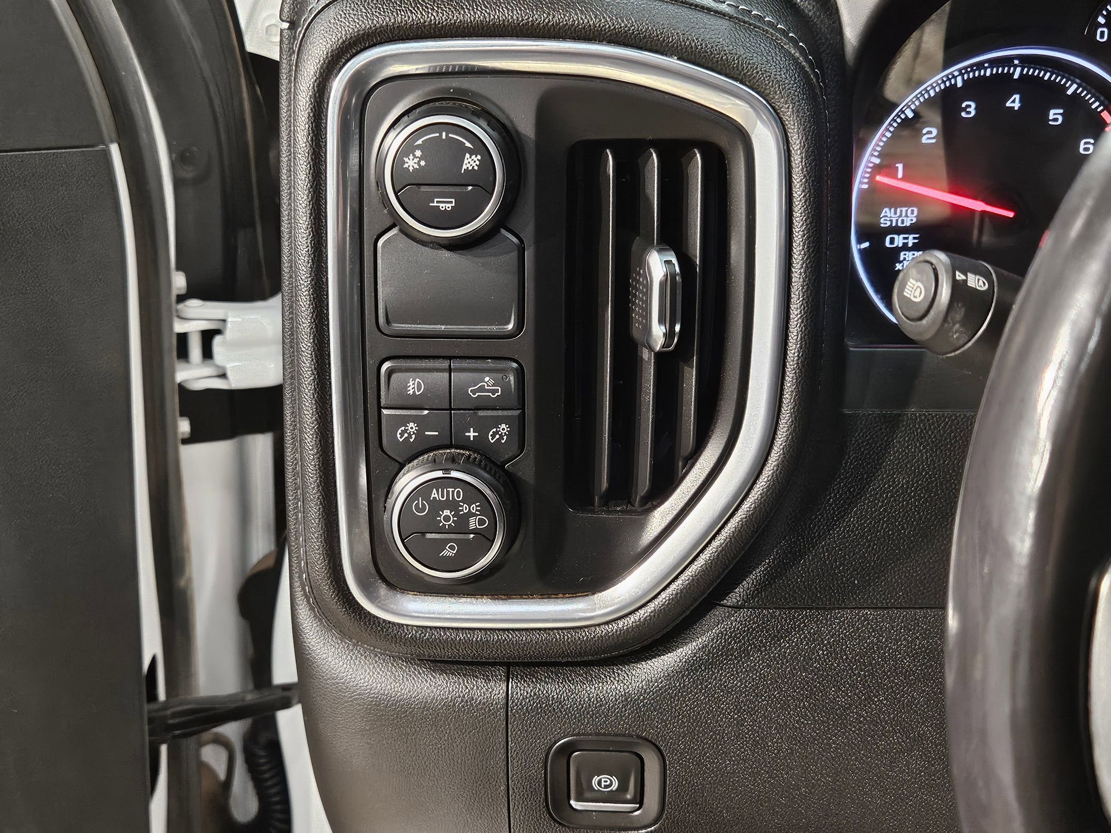 Used 2019 Chevrolet Silverado 1500 LTZ w/ LTZ Texas Edition image 26