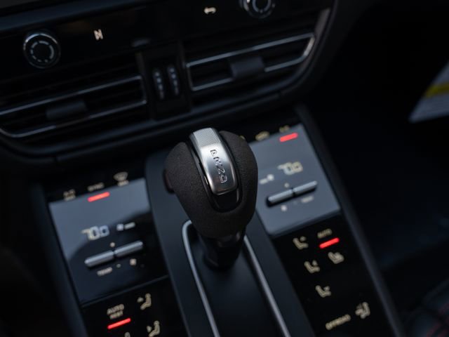 New 2026 Porsche Macan GTS image 26