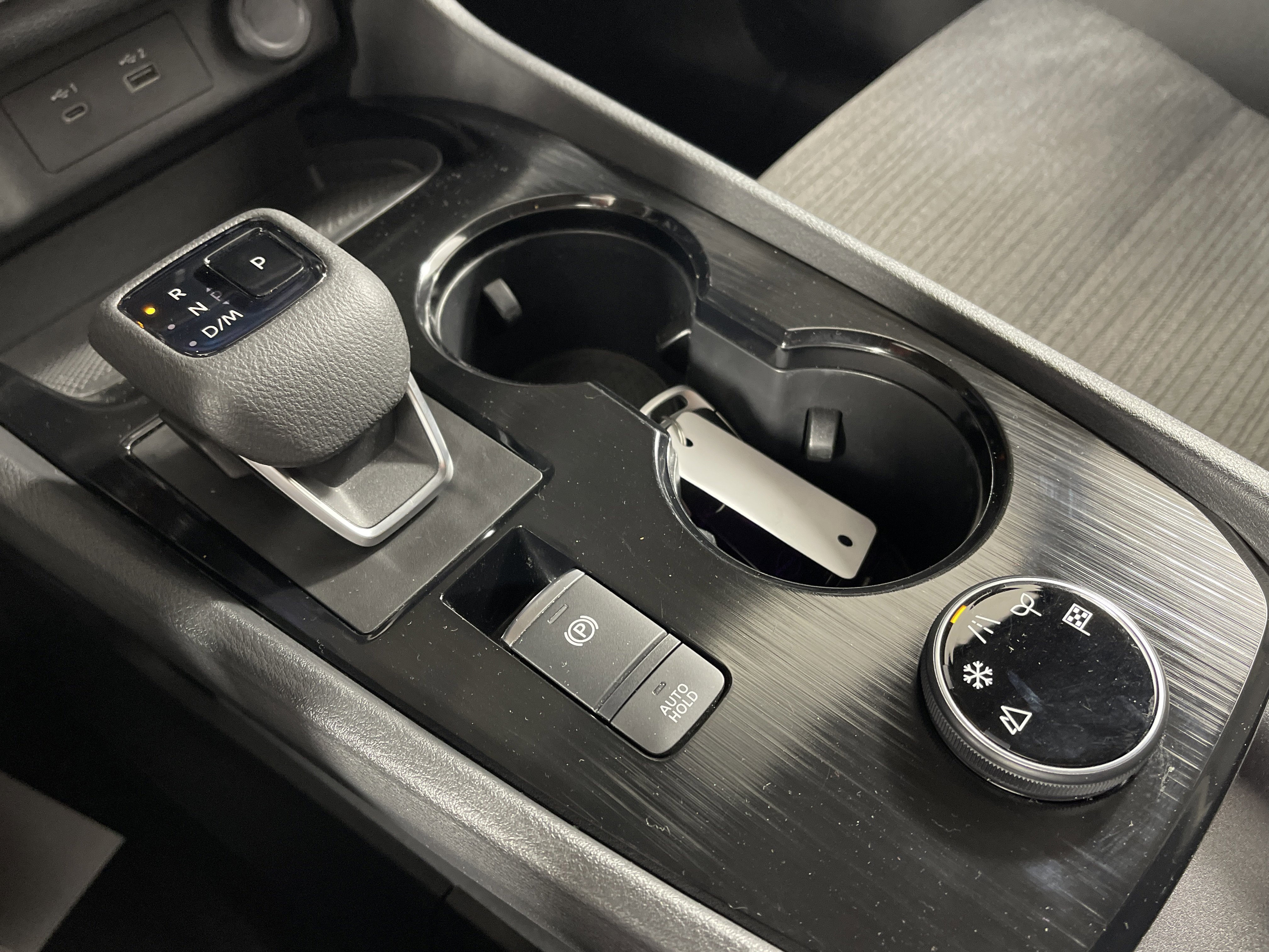 Used 2023 Nissan Rogue SV image 25