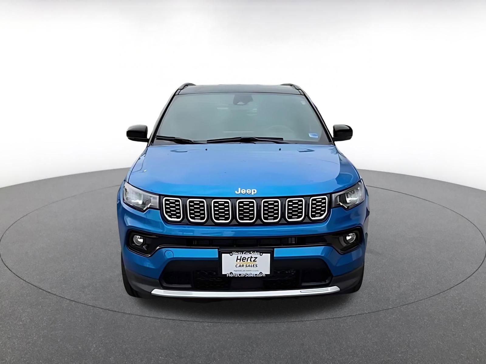 Used 2025 Jeep Compass Limited image 4