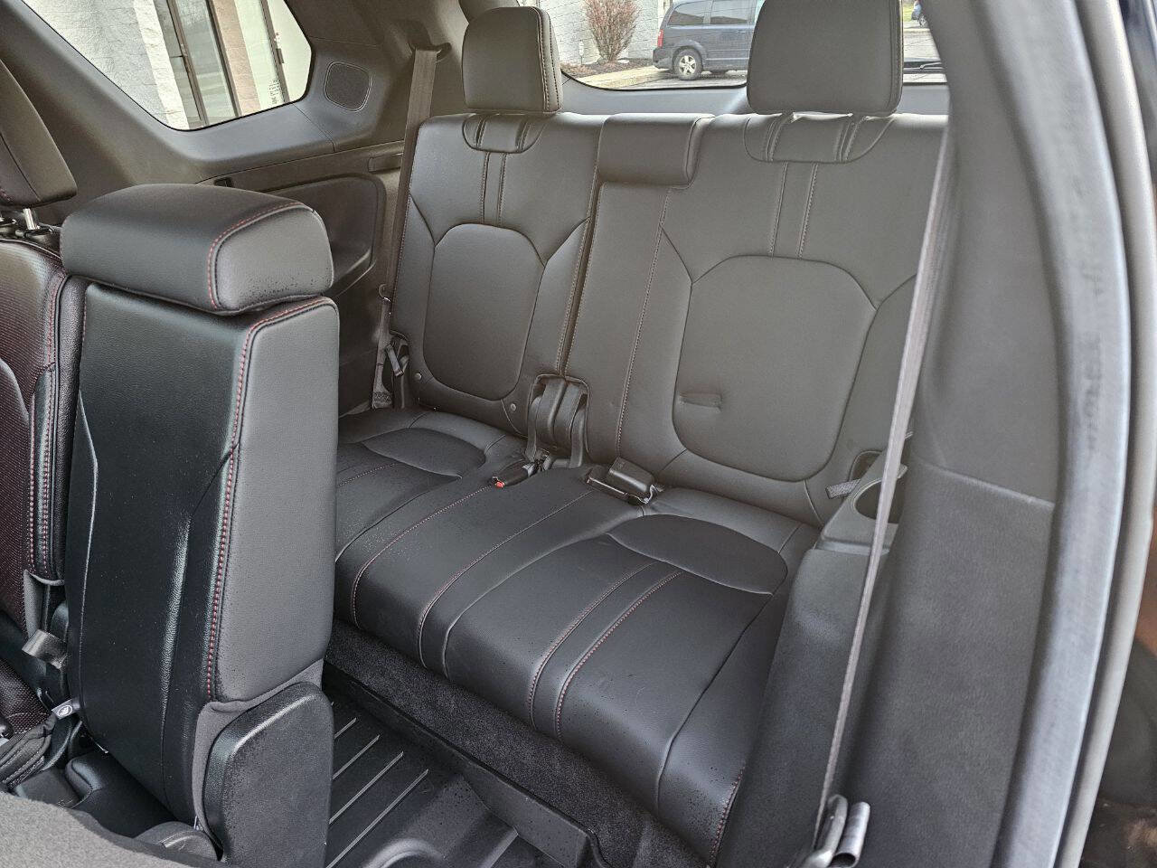 Used 2025 Honda Pilot Black Edition image 24