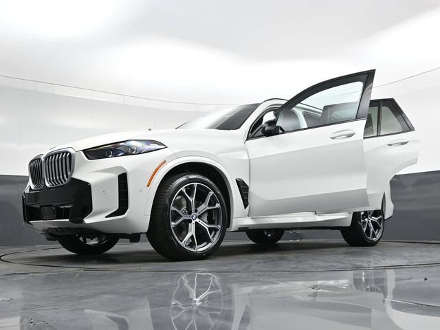 Used 2026 BMW X5 xDrive40i w/ M Sport Package AWD/4WD image 41