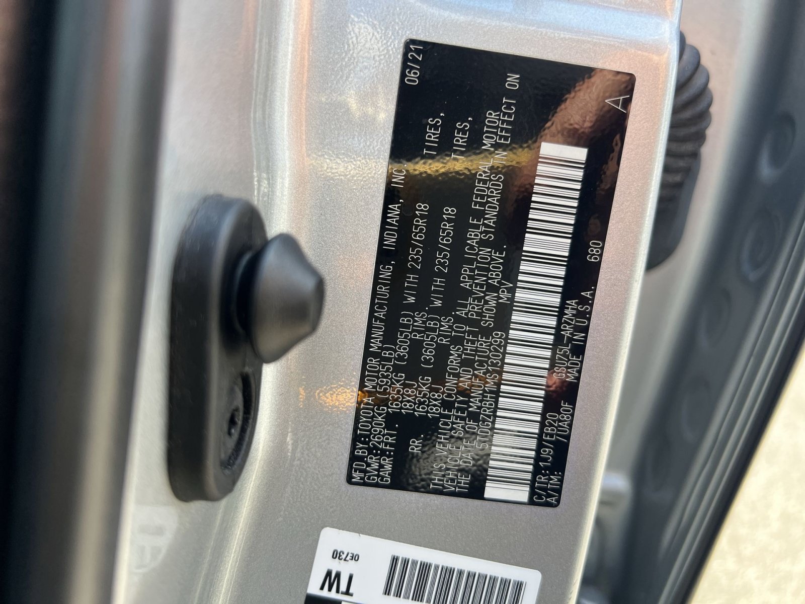 Used 2021 Toyota Highlander XLE AWD/4WD image 31
