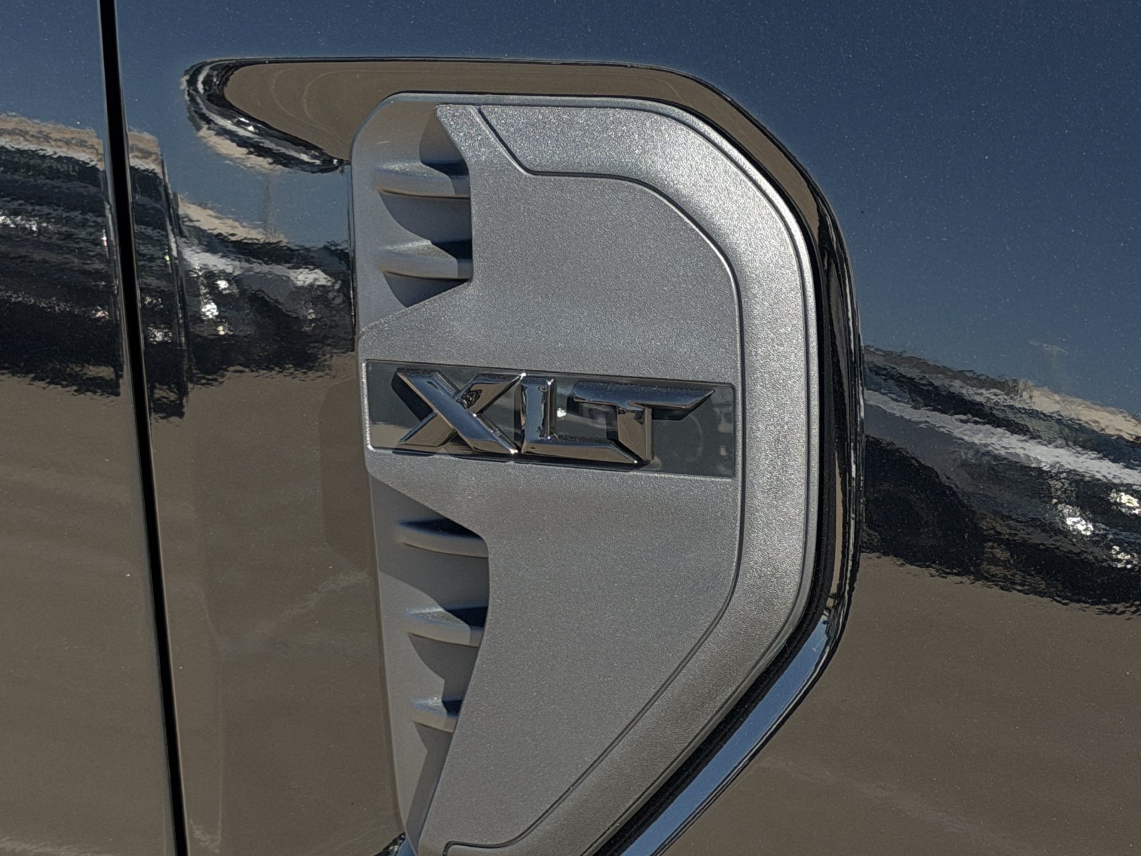 New 2026 Ford Ranger XLT w/ Black Appearance Package AWD/4WD image 9