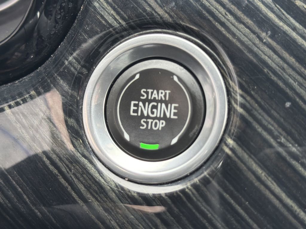 Used 2023 Cadillac XT6 Premium Luxury image 34