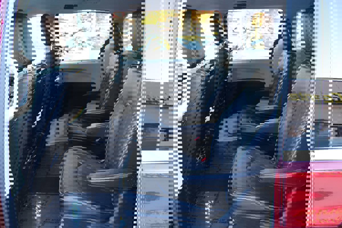 Used 2017 Chrysler Pacifica Platinum image 25