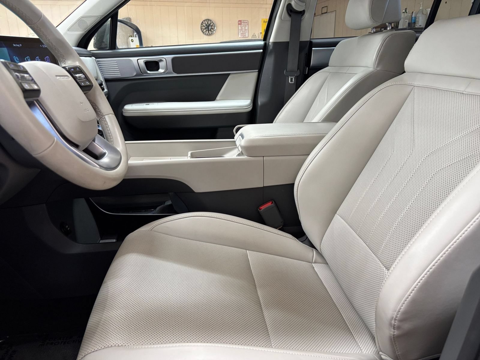 Used 2025 Hyundai Santa Fe SEL FWD image 24