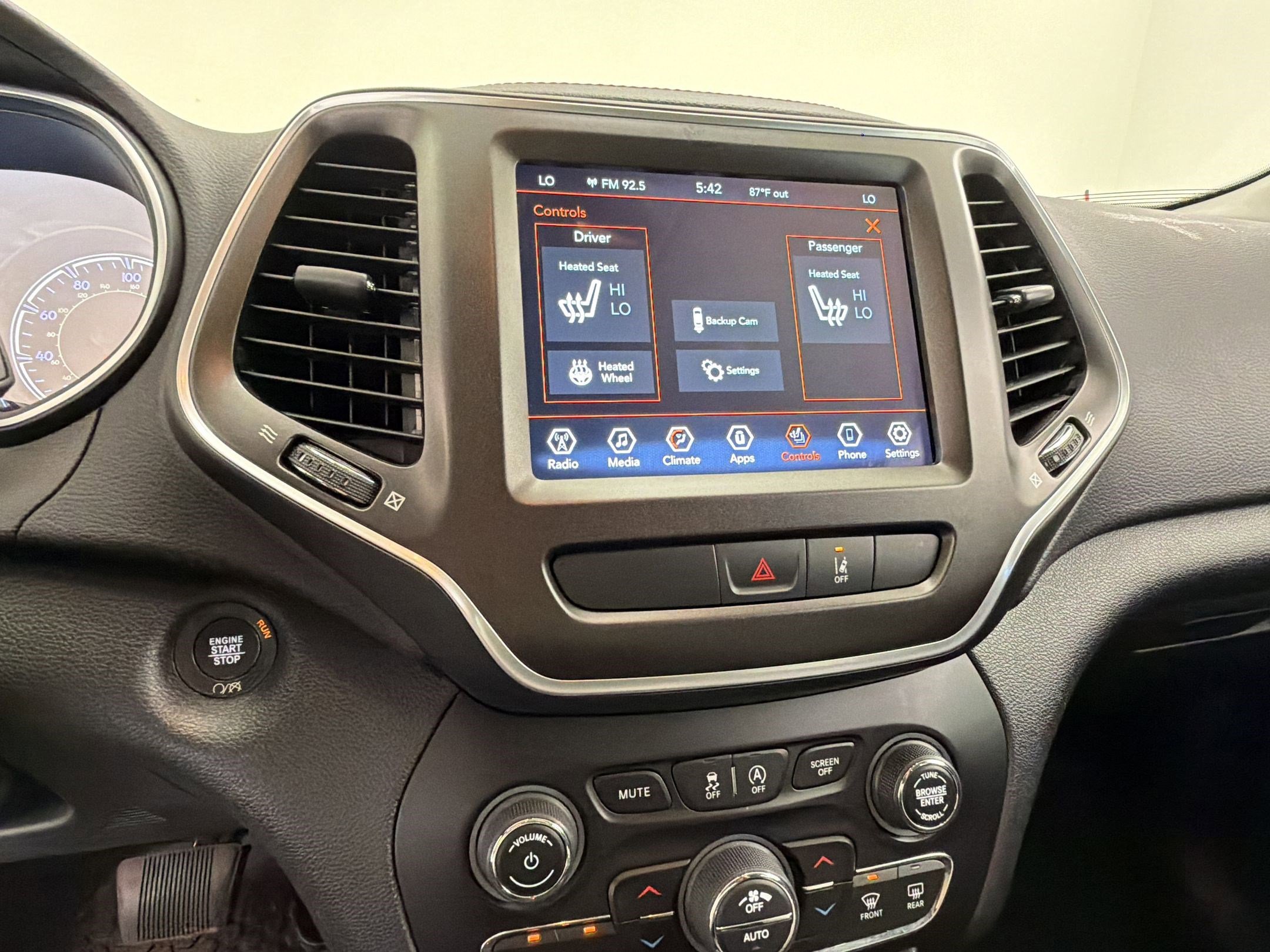 Used 2022 Jeep Cherokee Trailhawk image 21