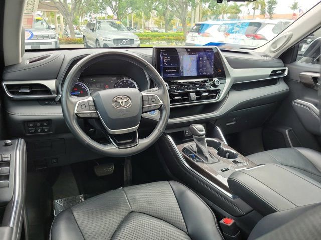 Used 2022 Toyota Highlander Platinum AWD/4WD image 11