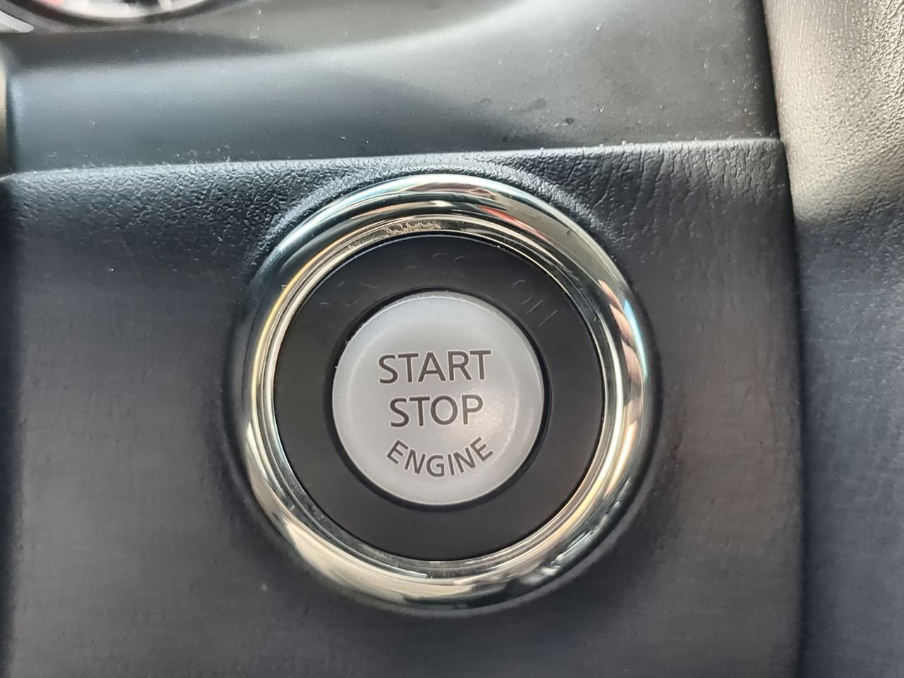 Used 2022 Nissan Armada Platinum w/ Captain's Chairs Package image 16