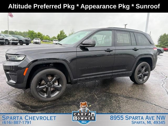 Used 2024 Jeep Grand Cherokee Altitude AWD/4WD image 7