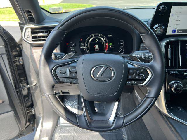 Certified 2024 Lexus LX 600 4WD w/ Appearance Package image 12
