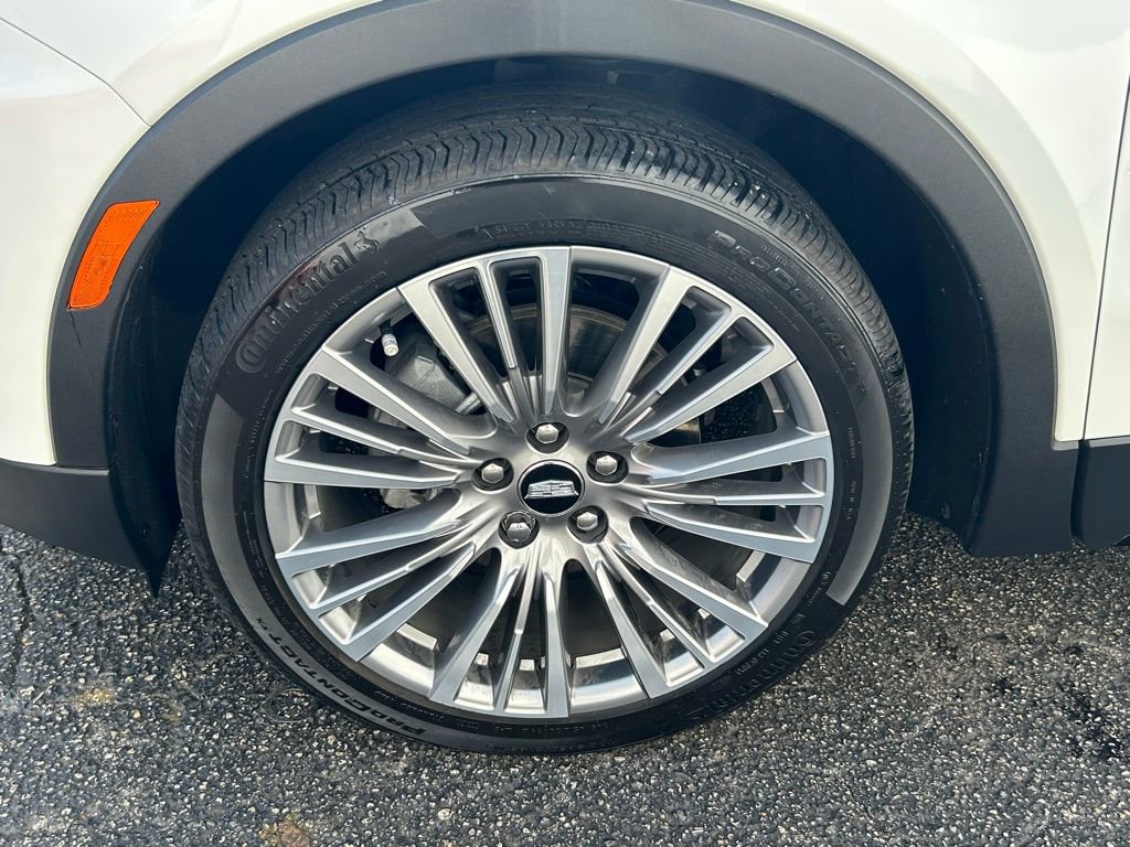 Used 2025 Cadillac XT4 Premium Luxury image 32