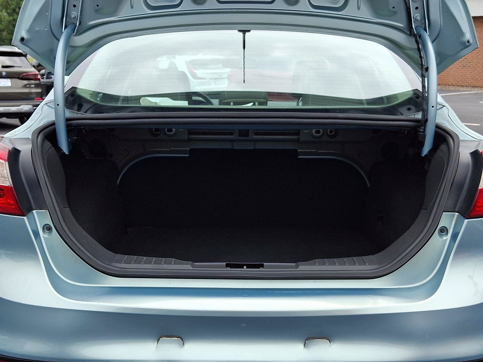 Used 2012 Ford Focus SE FWD image 29