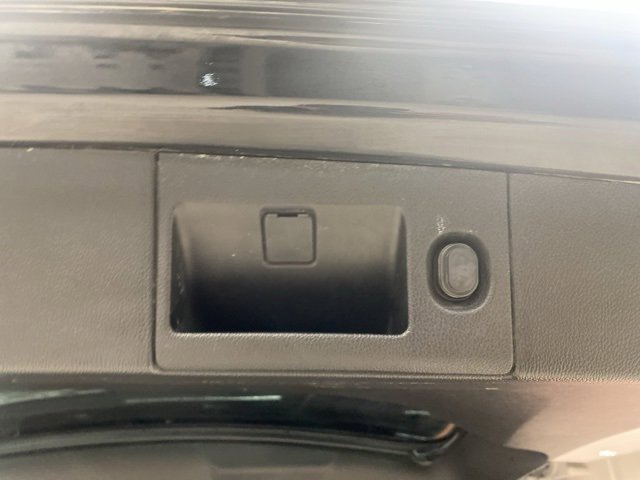 Used 2019 GMC Yukon XL Denali image 10