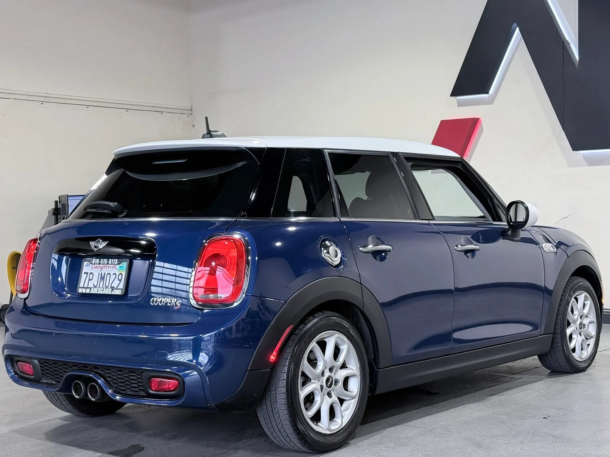 Used 2016 MINI Cooper S FWD image 4