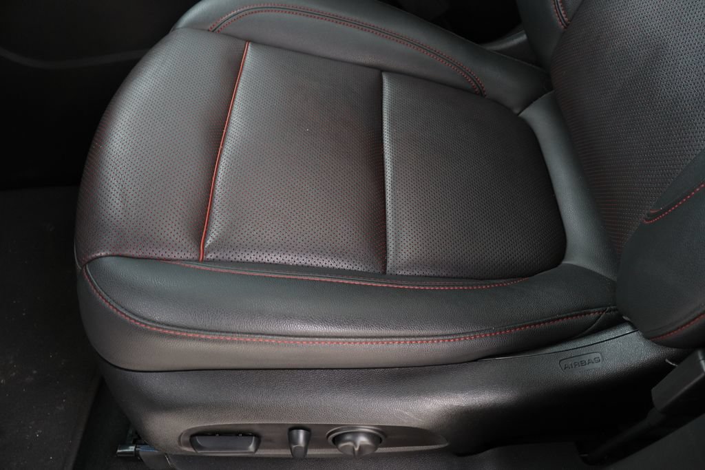 Used 2021 Chevrolet Blazer RS w/ Enhanced Convenience Package FWD image 19