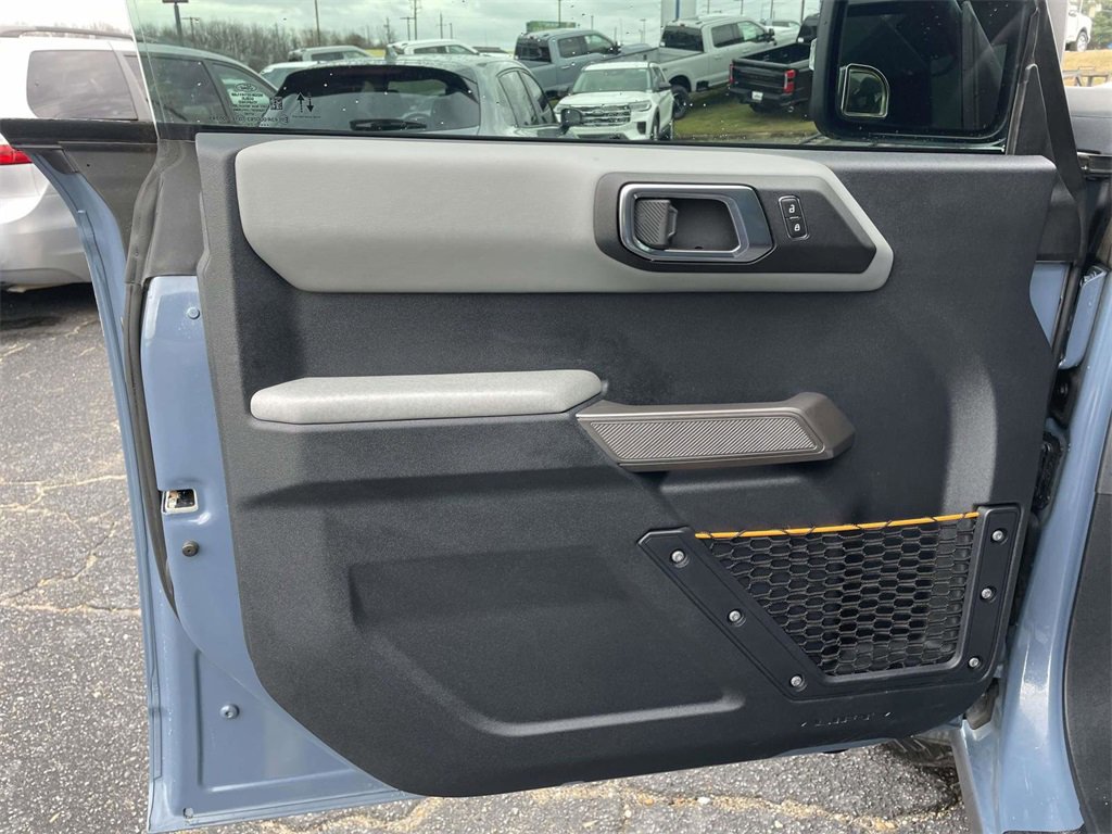 Used 2023 Ford Bronco Badlands image 15