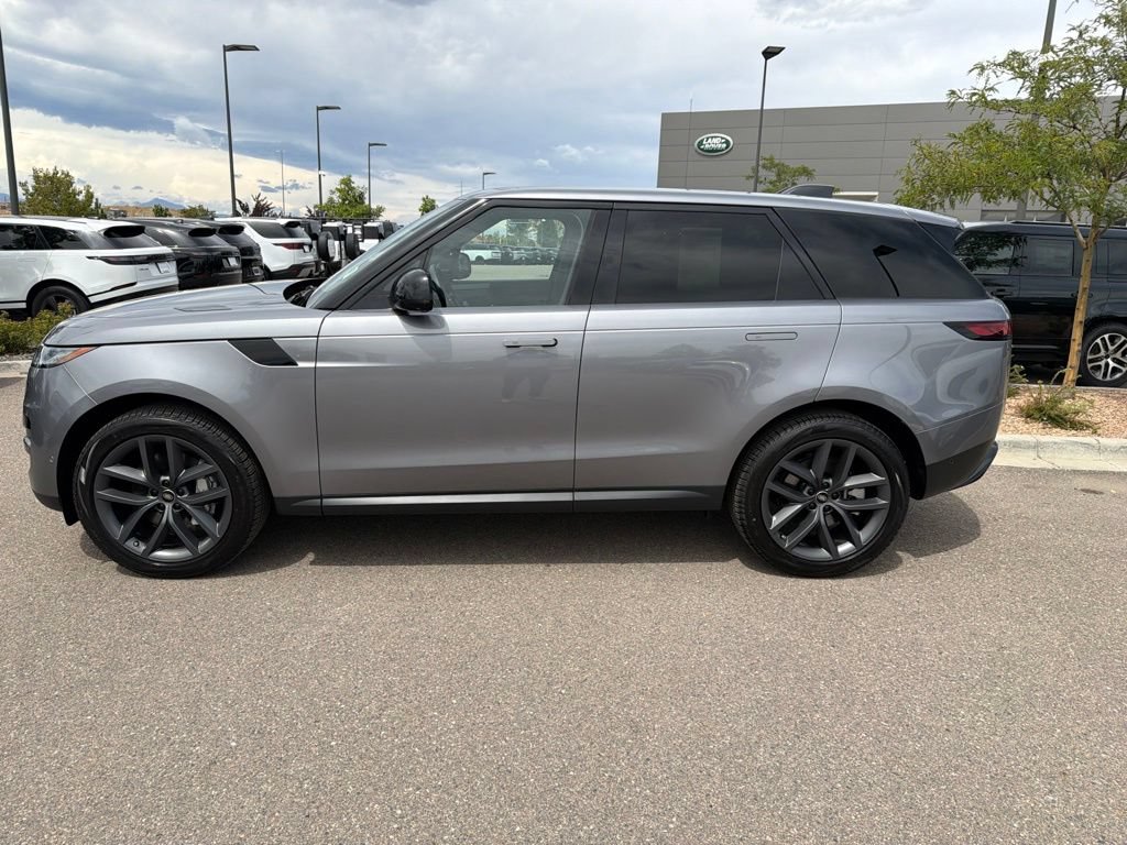 Used 2025 Land Rover Range Rover Sport SE AWD/4WD image 4