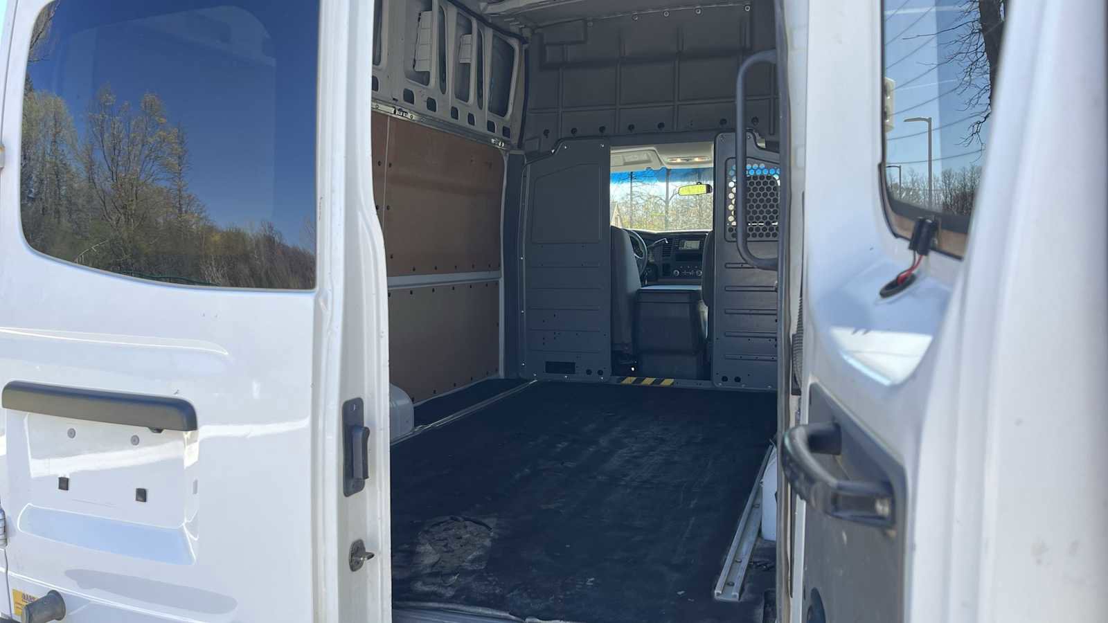Used 2018 Nissan NV 2500 SV w/ Navigation Package RWD image 13