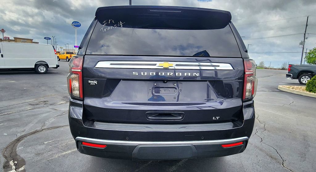 Used 2022 Chevrolet Suburban LT AWD/4WD image 4